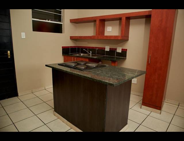1 BEDROOM PROPERTY TO RENT IN BEREA